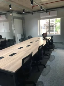 Case Eroflex escritório financeiro com móveis eroflex.