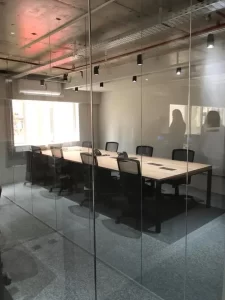 Case Eroflex escritório financeiro com móveis eroflex.